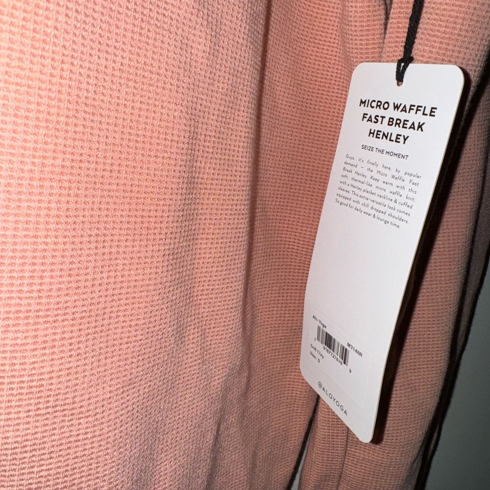 Alo Yoga Micro Waffle Fast Break Henley Shirt *Soft Clay* - Picture 6 of 9